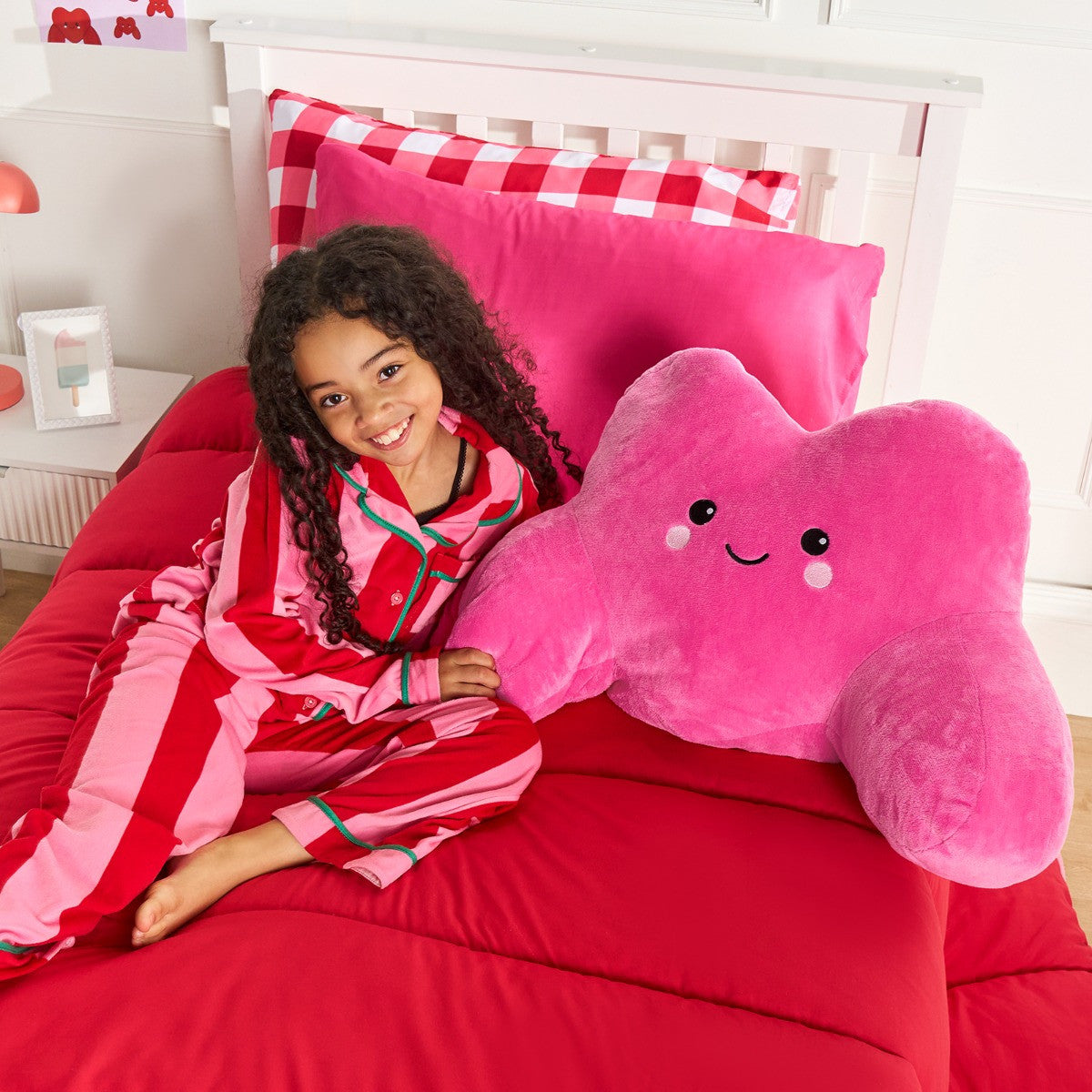Harper The Heart Cuddle Cushion 🇬🇧