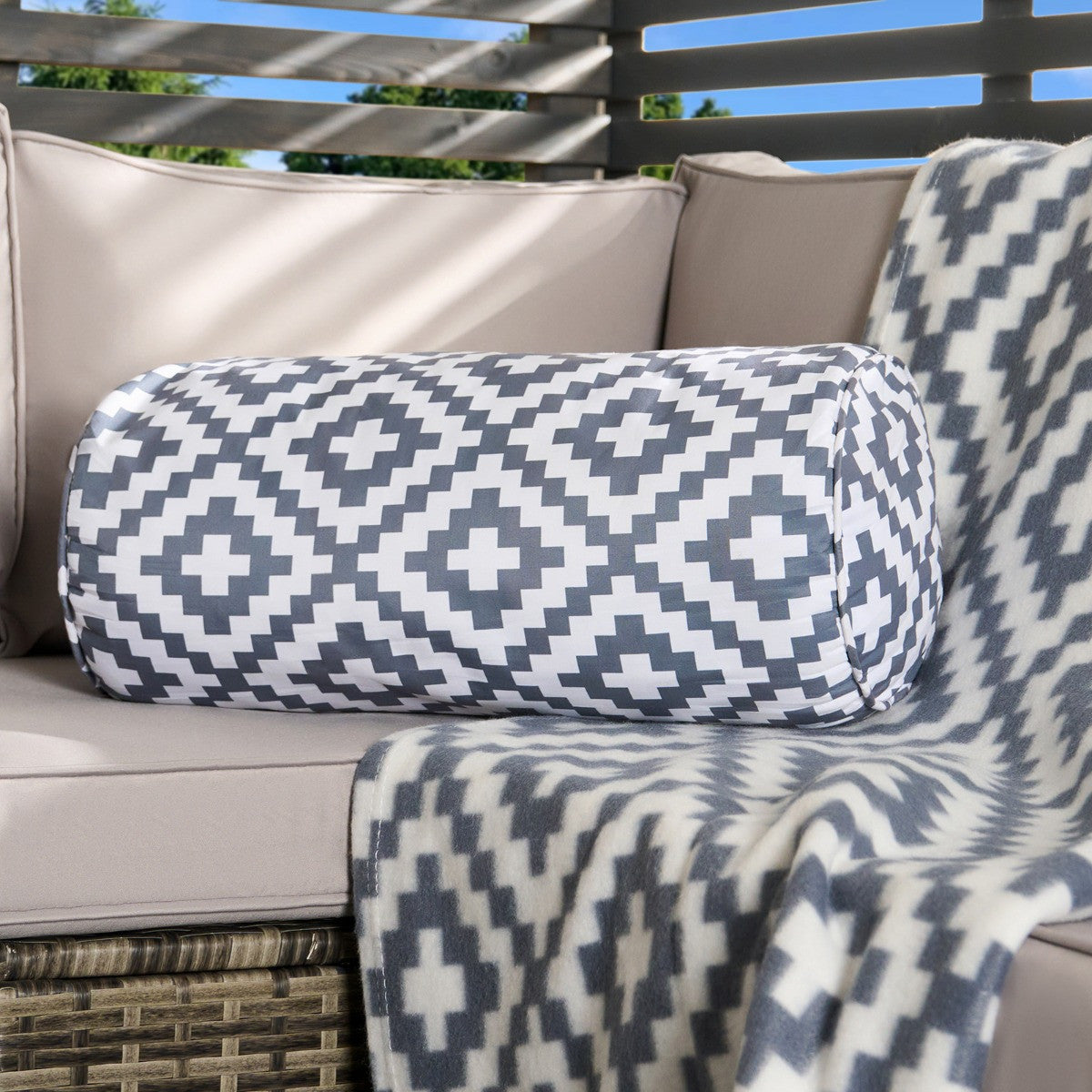 Indoor/Outdoor Bolster Pillow 🇬🇧
