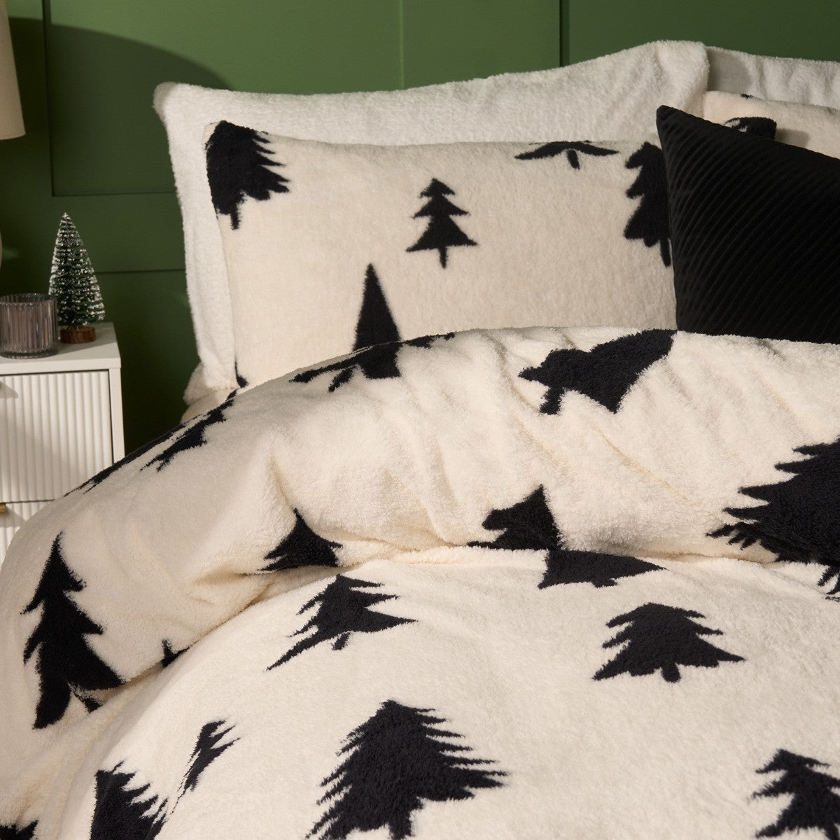 Christmas Tree Print Teddy Duvet Cover Set - Monochrome 🇬🇧