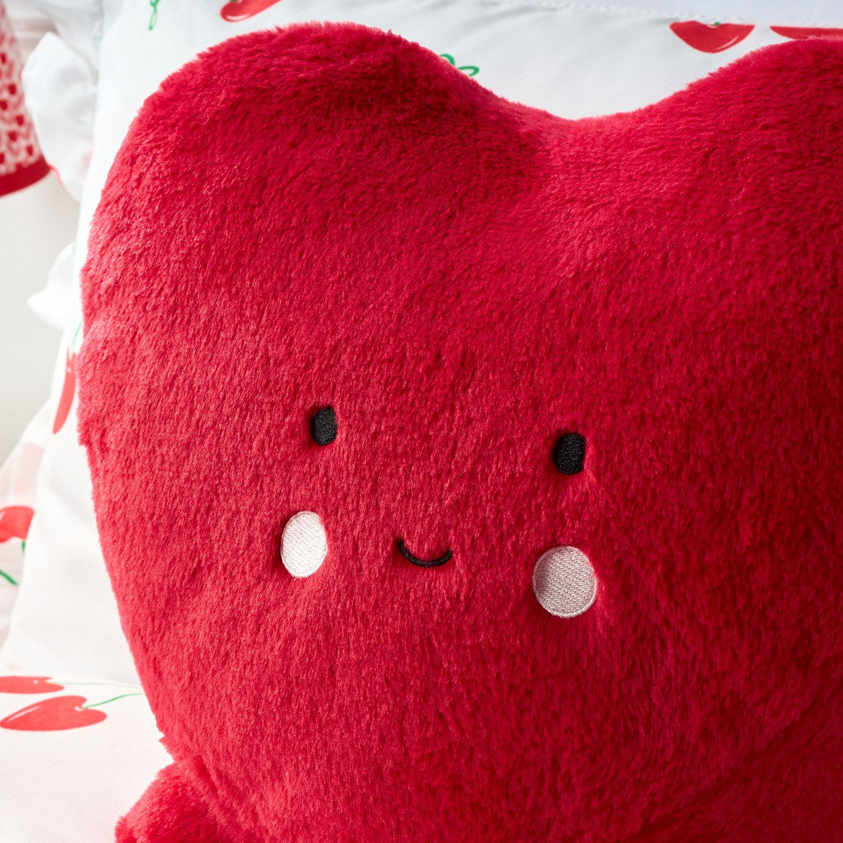 Heart Shaped Cushion - Red 🇬🇧