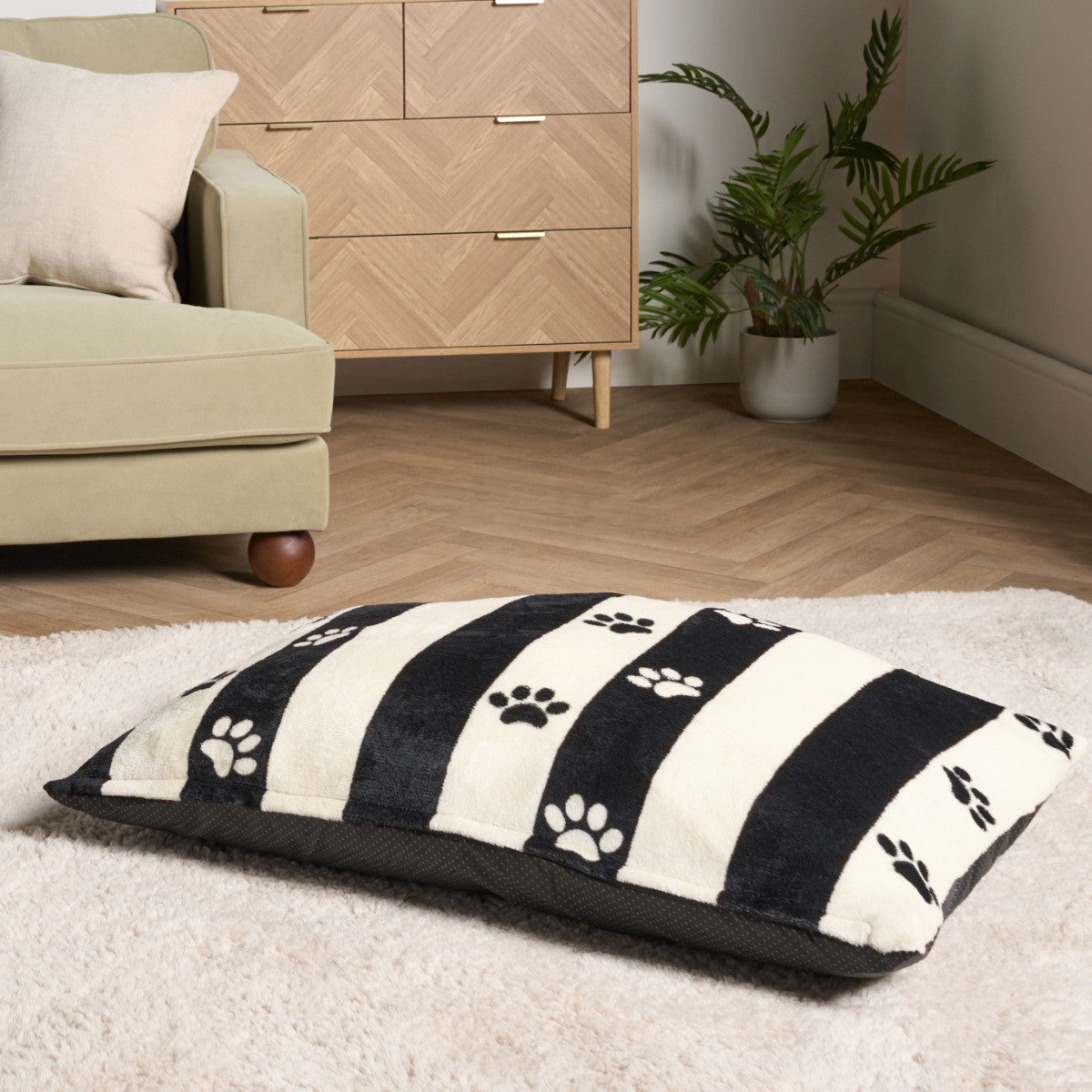 Stripe Paw Print Pet Bed 🇬🇧