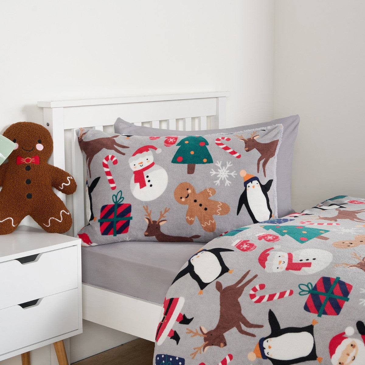 Christmas Friends Fleece Duvet Set, Grey - Single 🇬🇧