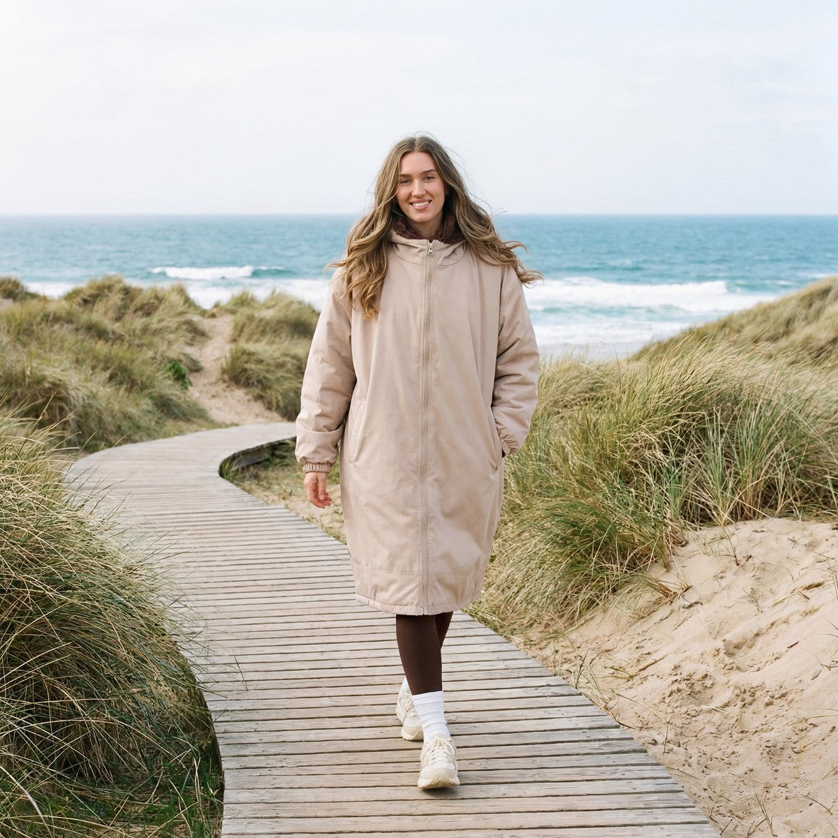 Adults Water Resistant Sherpa Drying Robe - Beige 🇬🇧