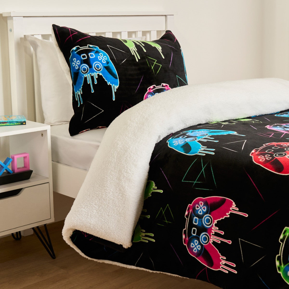 Gaming Glow In The Dark Duvet Set - Black 🇬🇧