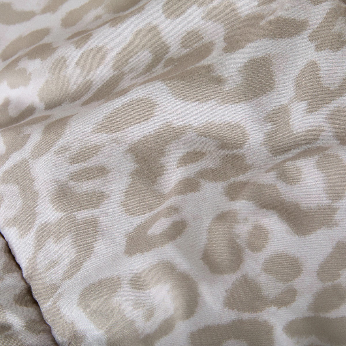 Leopard Print Coverless Sherpa Fleece 10.5 Tog Duvet Set - Stone 🇬🇧