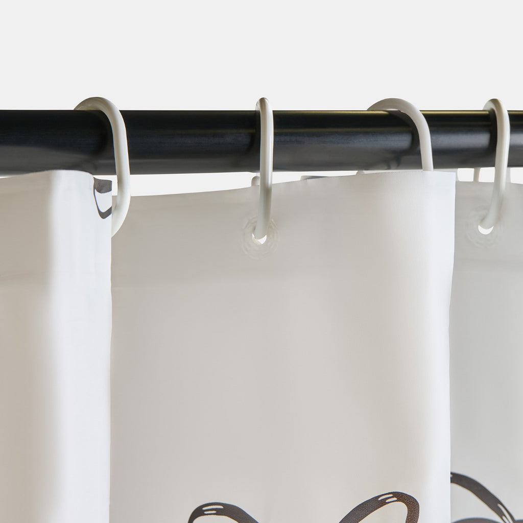 Bow Print Shower Curtain 🇬🇧