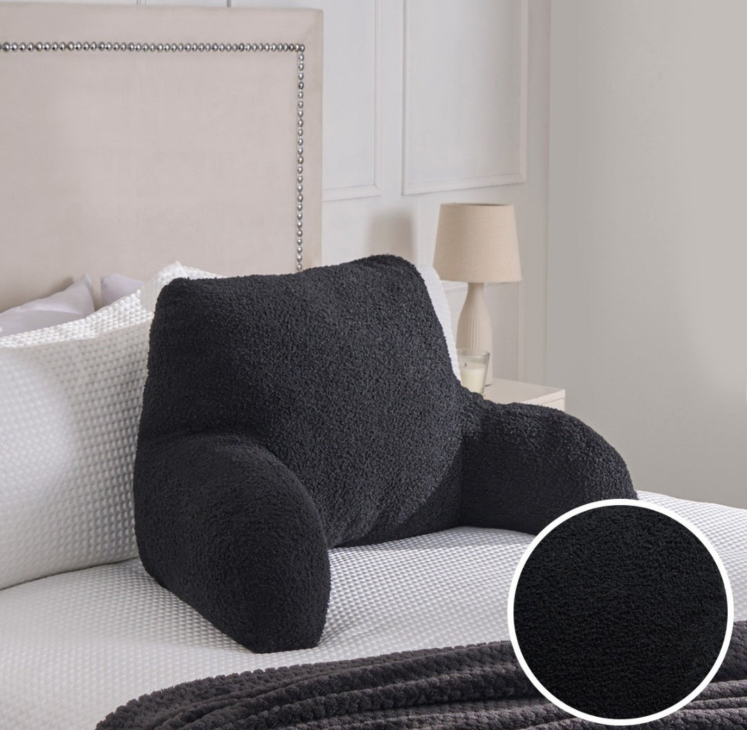 Boucle Cuddle Cushion 🇬🇧
