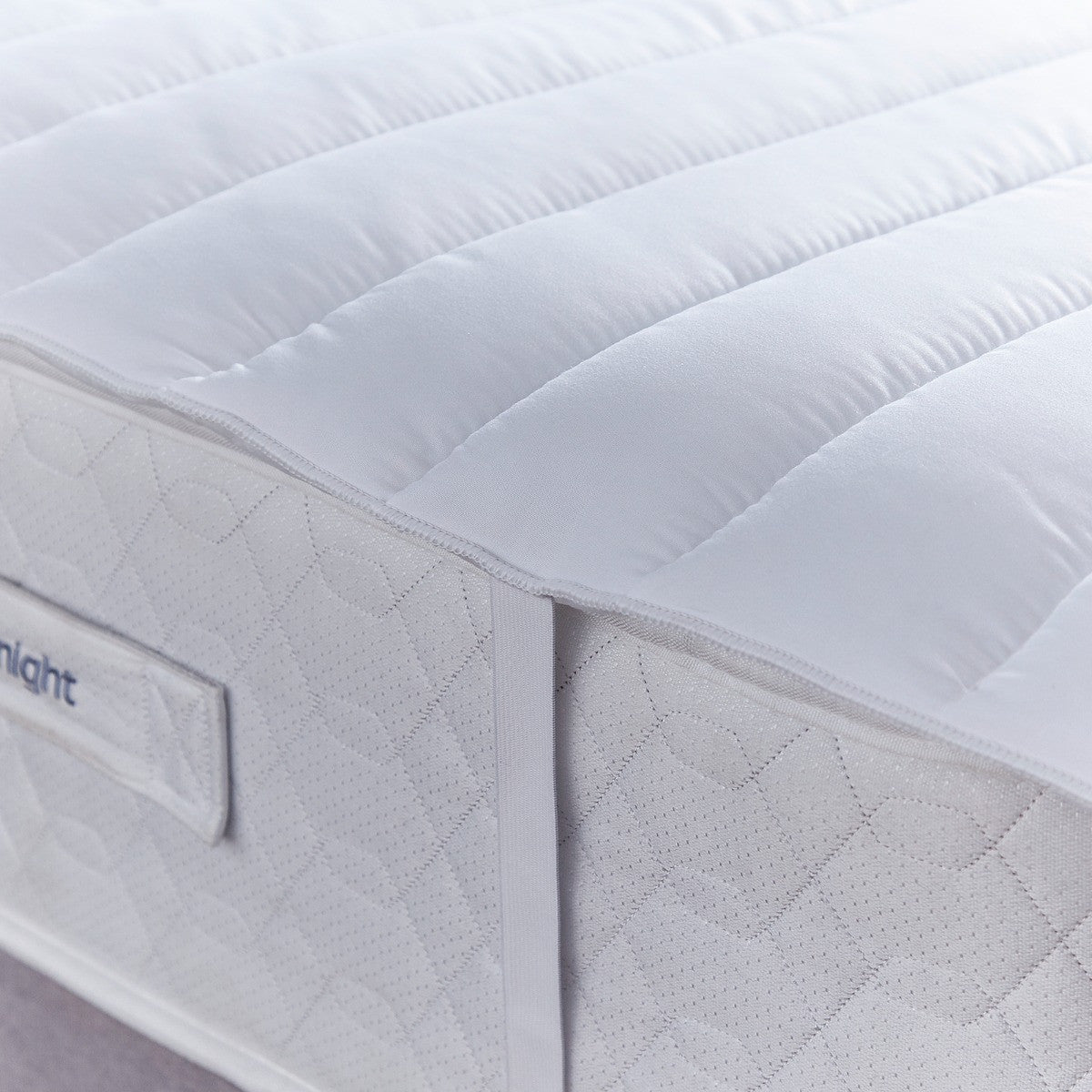 Soft Touch Deep Fill Mattress Topper - White 🇬🇧
