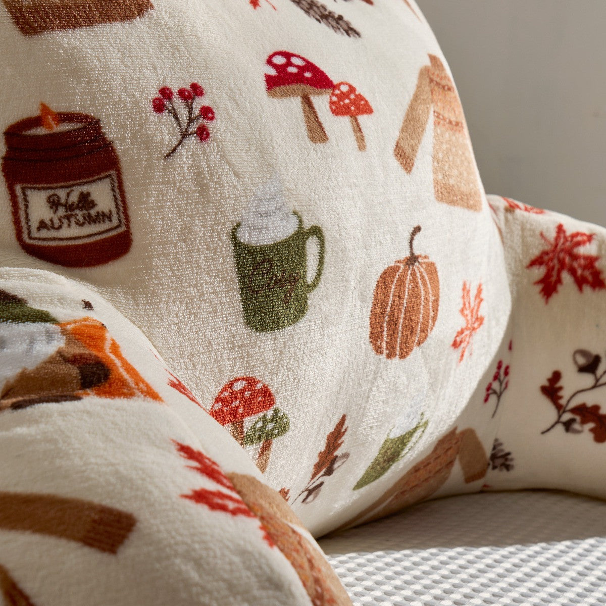 Autumn Novelty Cuddle Cushion - Natural 🇬🇧