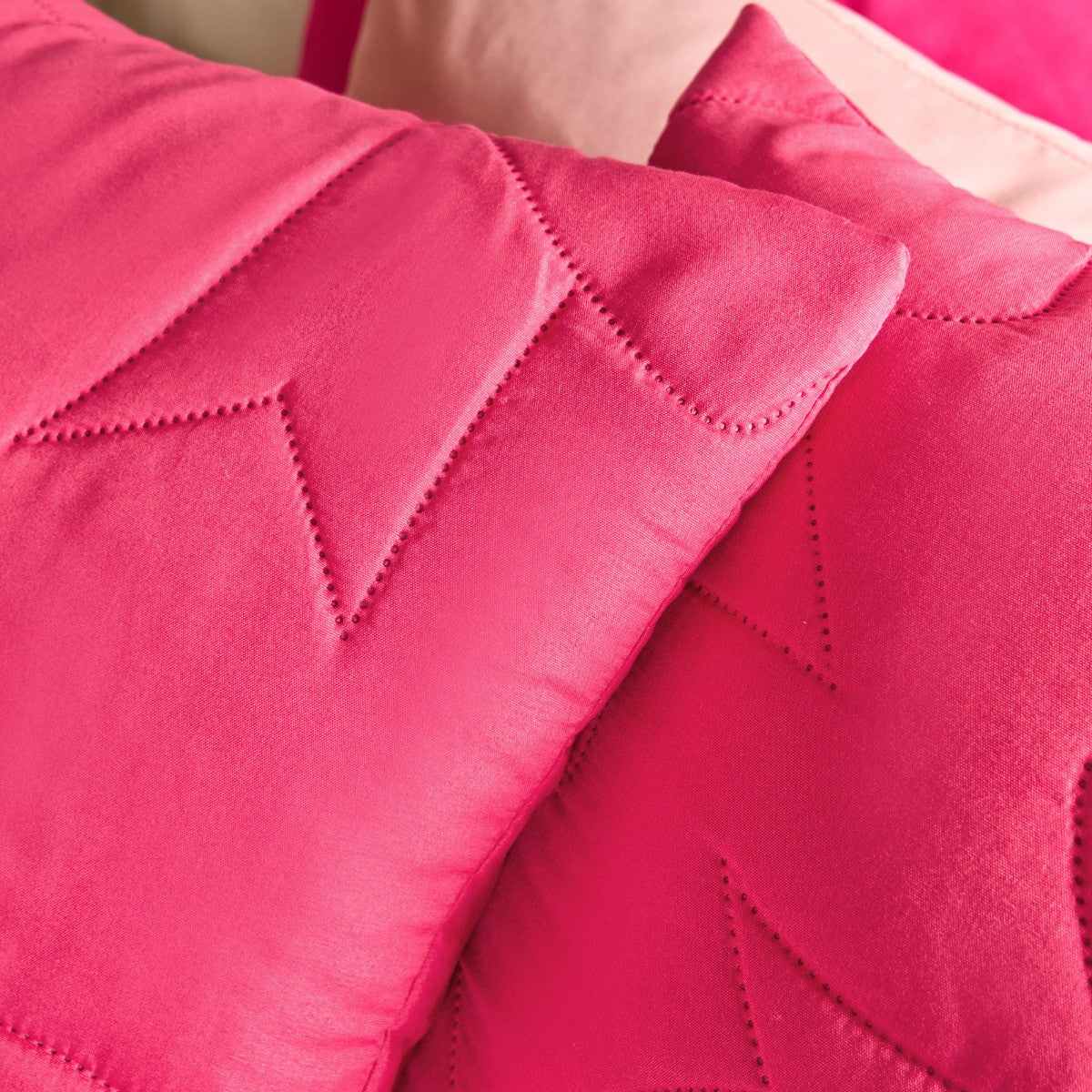 Bow Print Quilted Cushion Covers - Hot Pink 🇬🇧