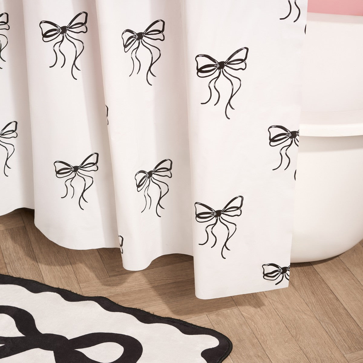 Bow Print Shower Curtain 🇬🇧