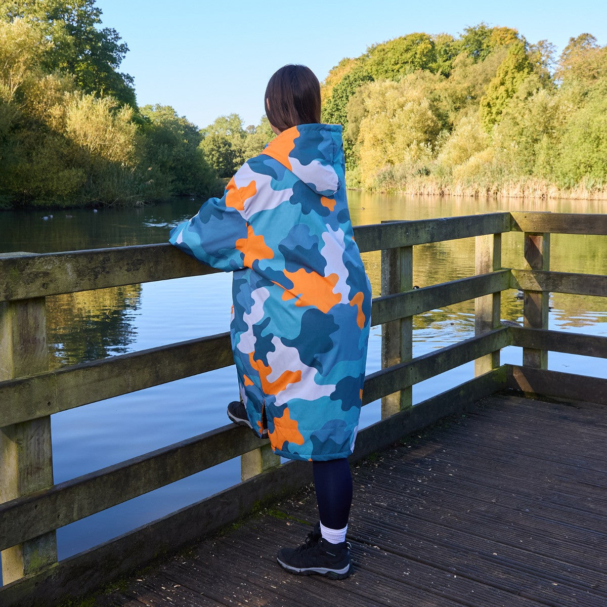 Adults Water Resistant Camo Sherpa Drying Robe - Blue/Orange 🇬🇧