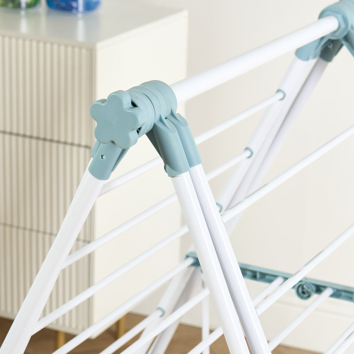 X Wing Airer - White 🇬🇧