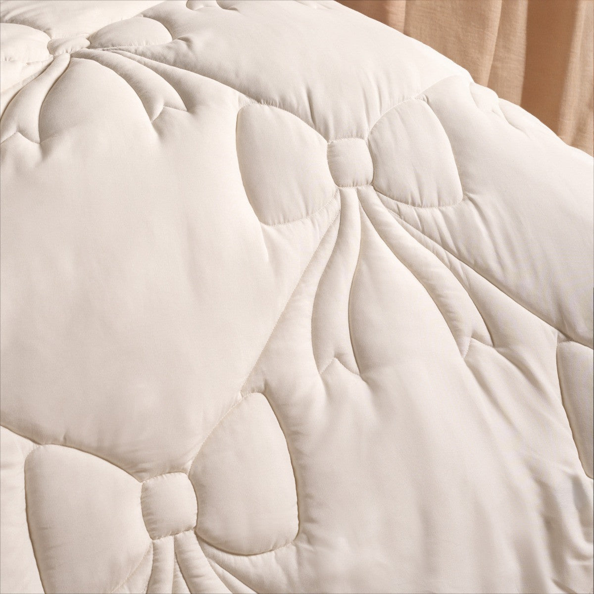 Diamond Bow Quilted Coverless 7.5 Tog Duvet Set - Ivory 🇬🇧