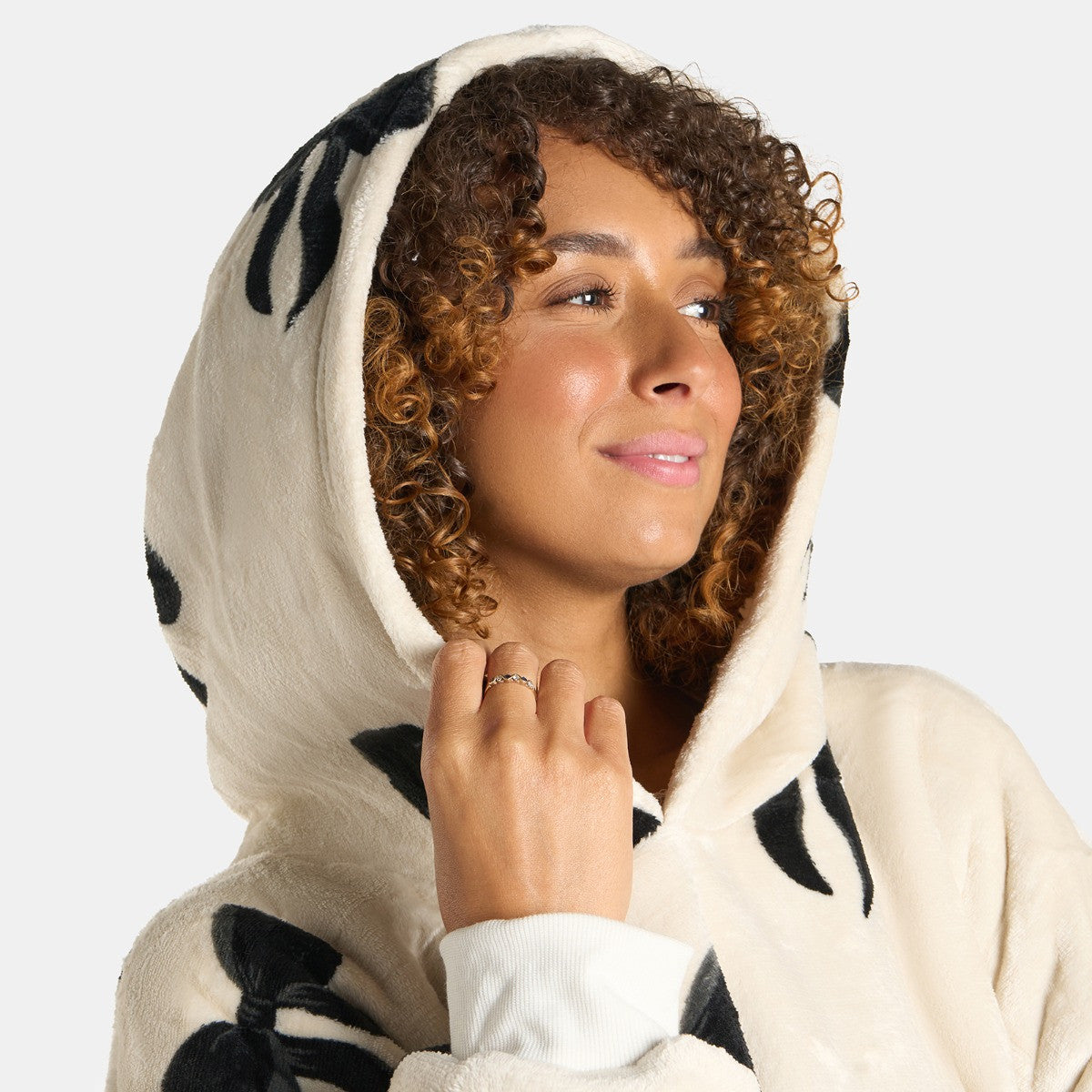 Adults Bow Print Hoodie Blanket 🇬🇧