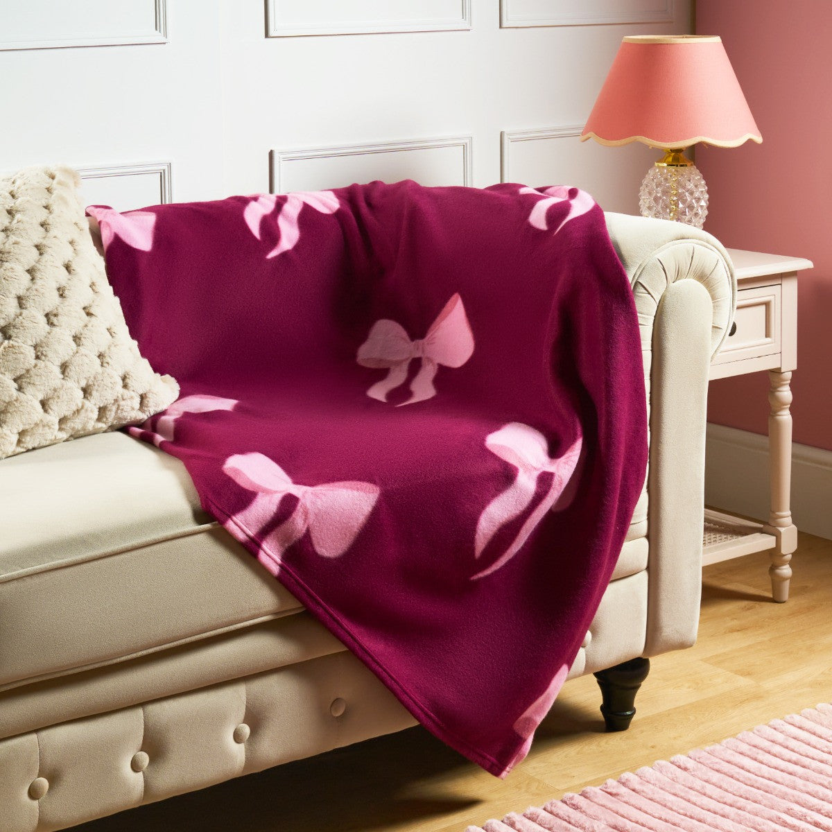 Bow Print Fleece Throw 🇬🇧