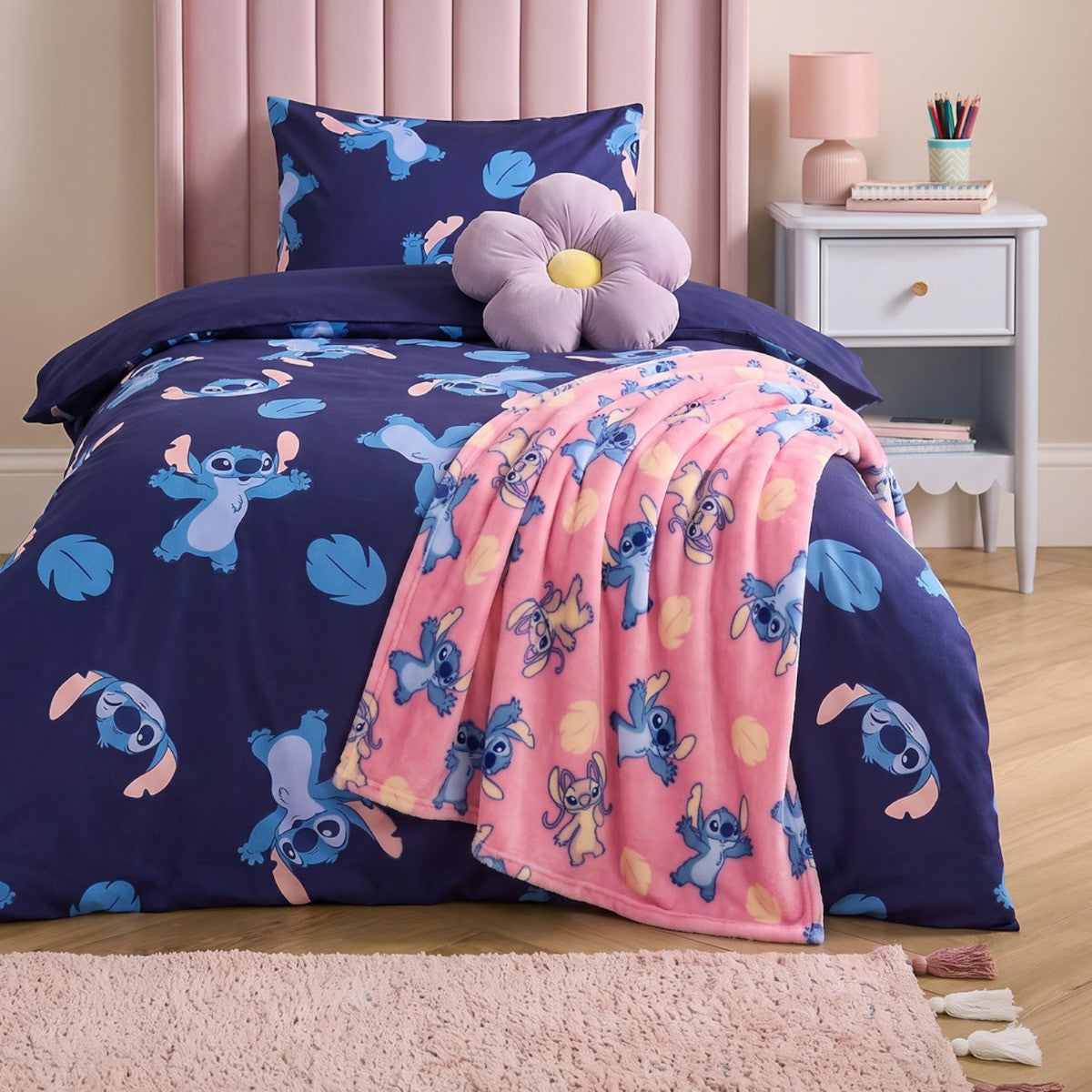 Stitch & Angel Printed Throw - Pink 🇬🇧