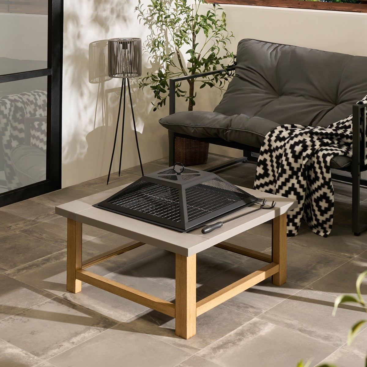 Square Outdoor Firepit with Cover & Poker - Grey 🇬🇧