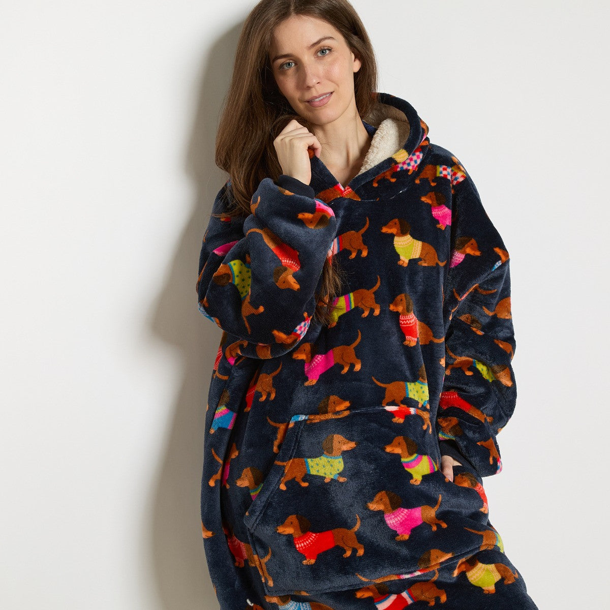 Sausage Dog Print Hoodie Blanket - Navy 🇬🇧