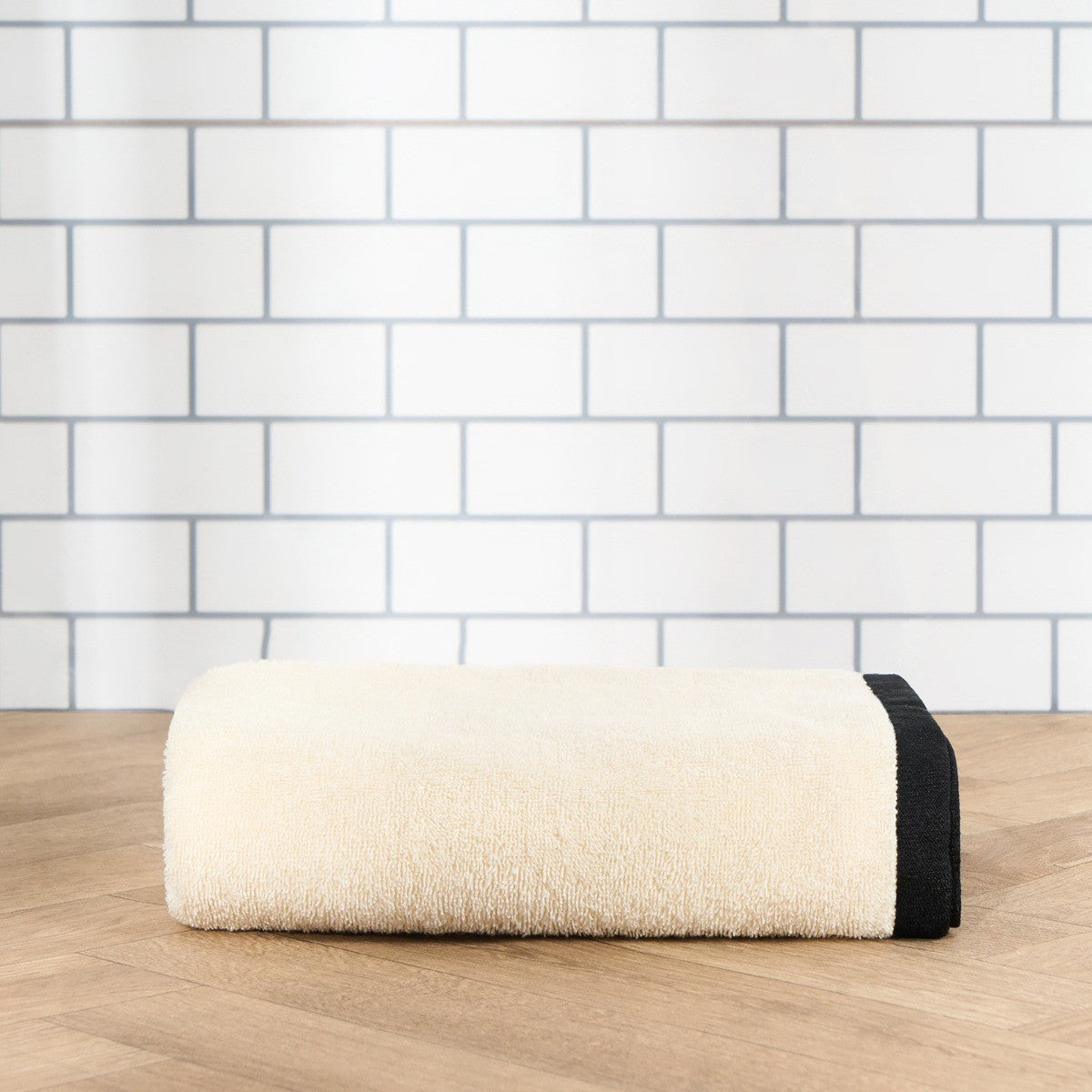 100% Cotton Border Trim Towel - Cream/Black 🇬🇧