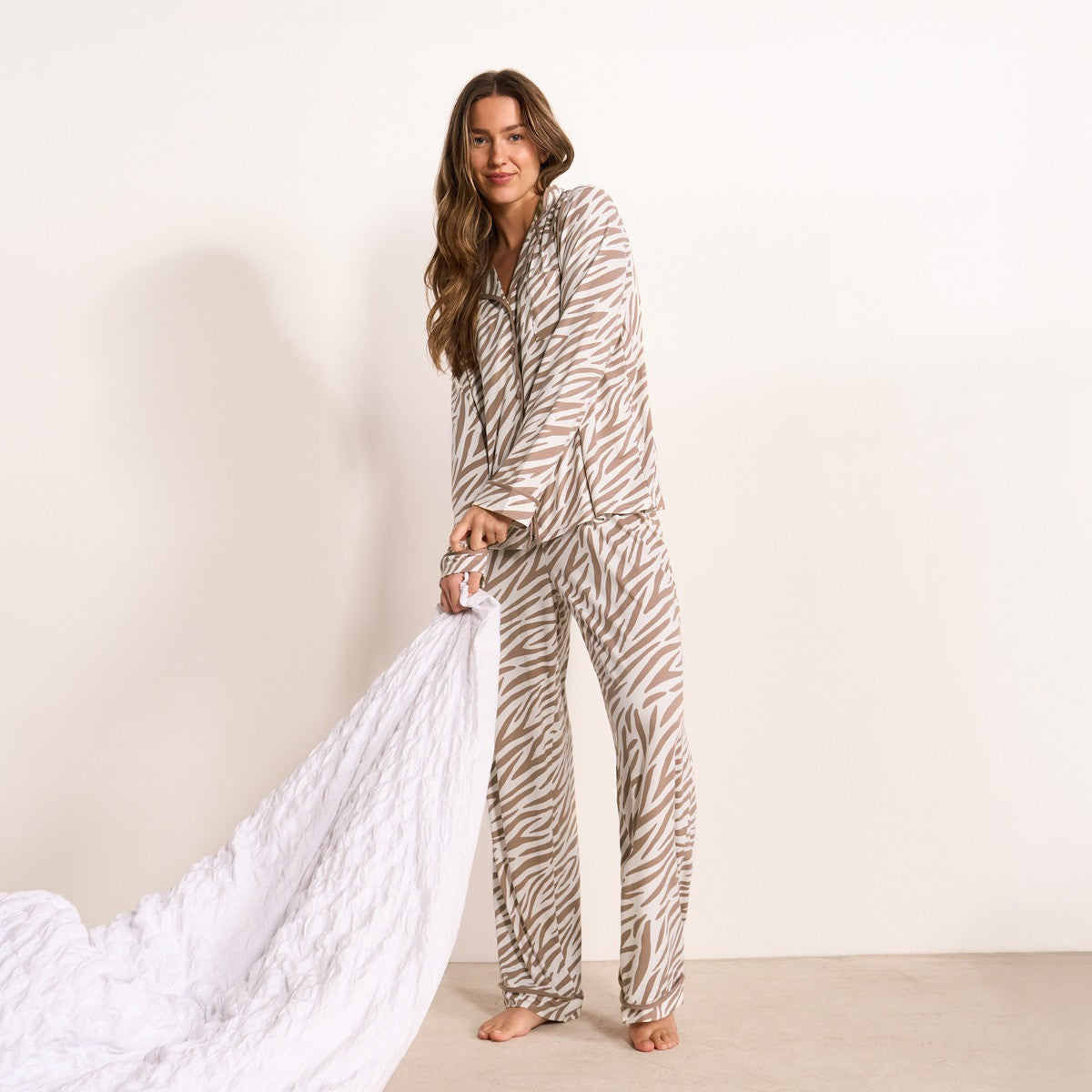 Postcard Print Piped Edge Jersey Pyjama Set 🇬🇧