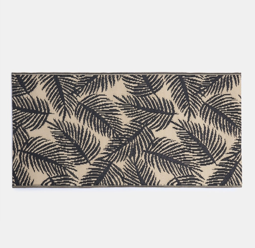 Outdoor Leaf Print Rug, 120cm x 170cm - Monochrome 🇬🇧