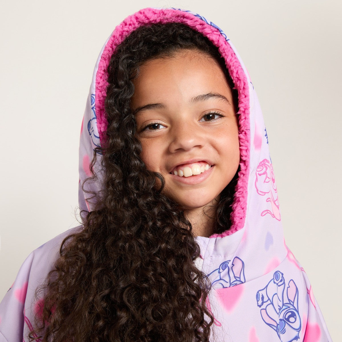Kids Water Resistant Stitch & Angel Print Sherpa Drying Robe - Lilac/Pink 🇬🇧