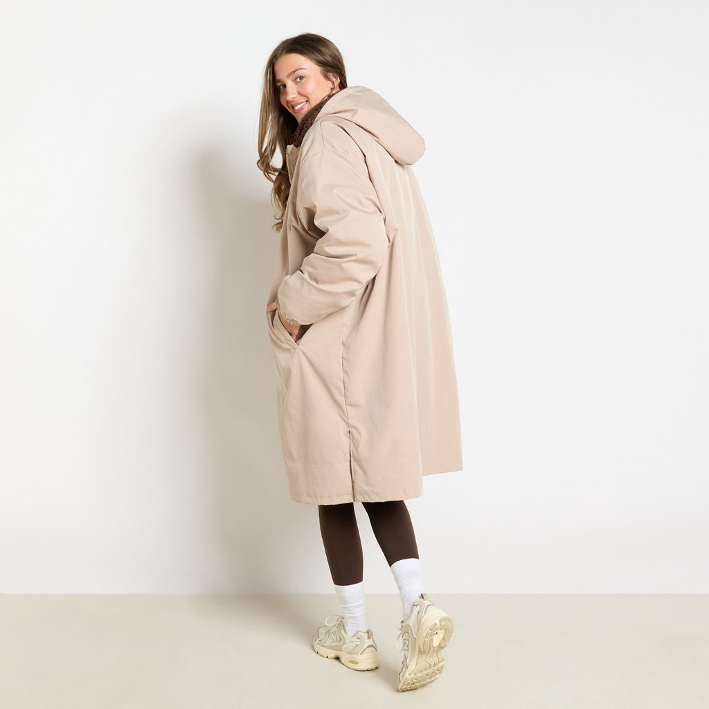 Adults Water Resistant Sherpa Drying Robe - Beige 🇬🇧