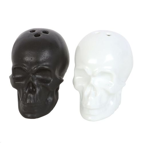 Skull Salt and Pepper Shakers 🇬🇧